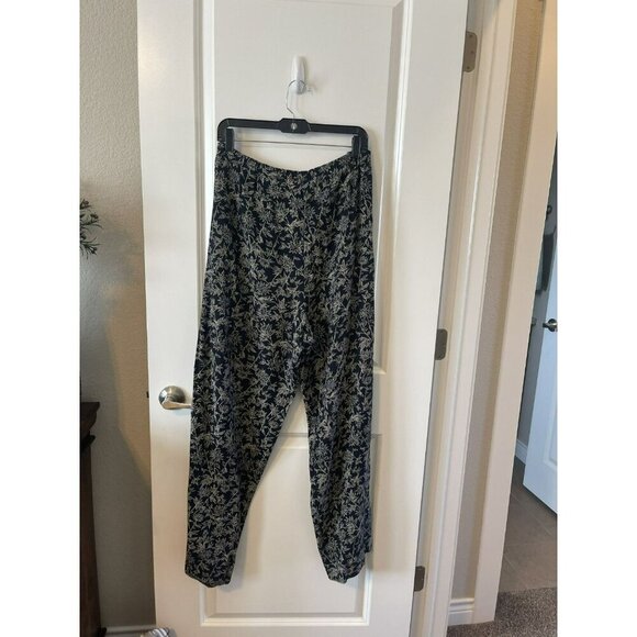 Lord & Taylor Sleeveless top & Pants Set Black Floral L Rayon Button Front Tunic - Picture 4 of 6